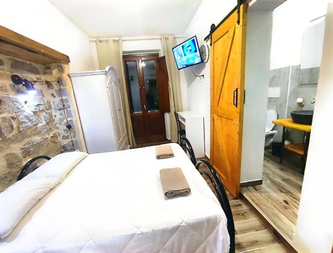 La Plaza Hotel Ollolai ภายนอก รูปภาพ